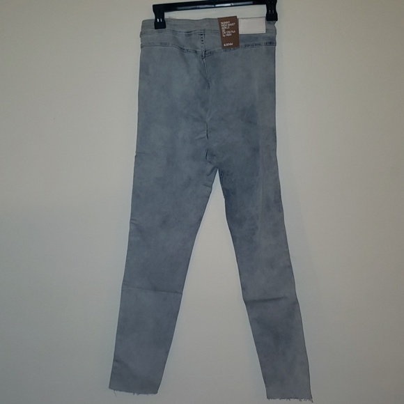 2 New Pairs of H&M Skinny High Waist Ankle Denims - Picture 4 of 8